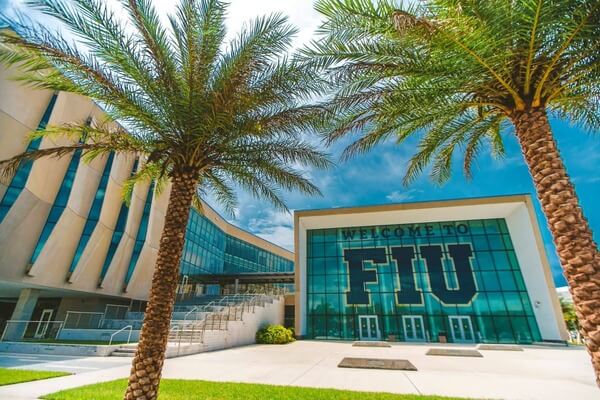 Scholarship Programs Offer by FIU